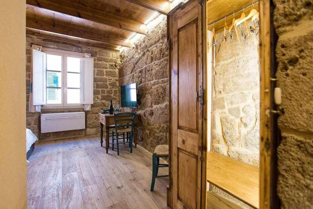Grand Suite Gioberti Elegante Nel Cuore Di Alguer Exterior foto