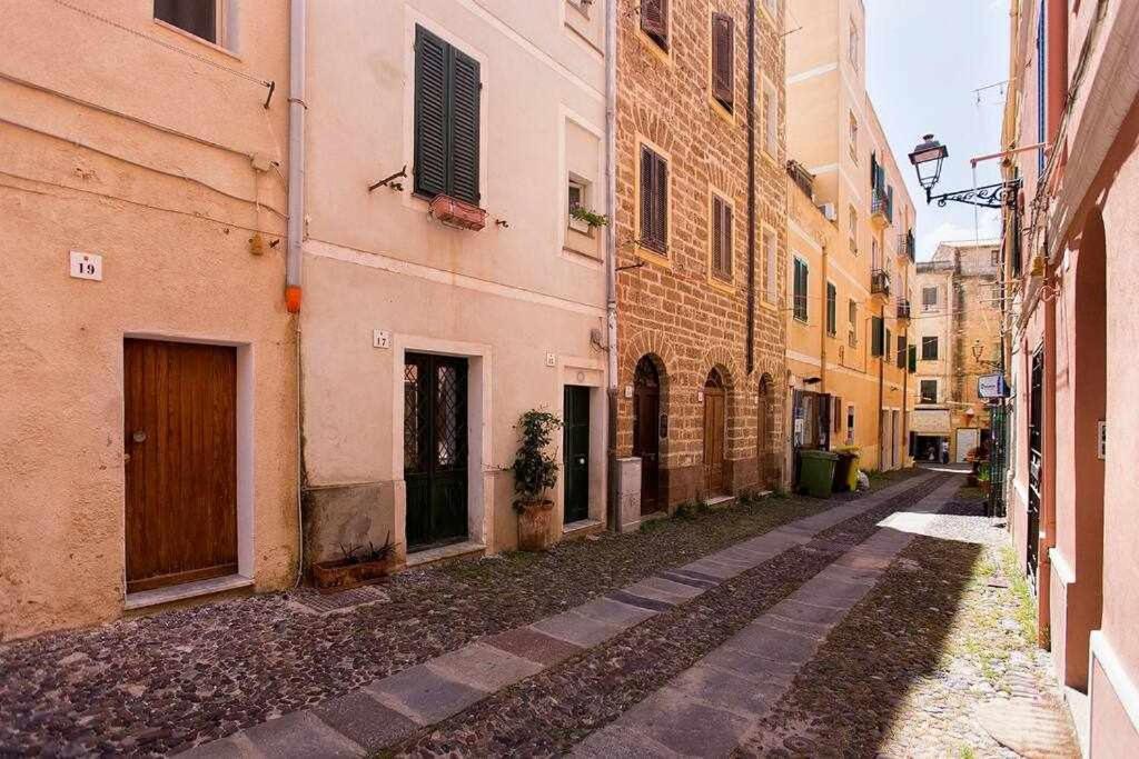 Grand Suite Gioberti Elegante Nel Cuore Di Alguer Exterior foto